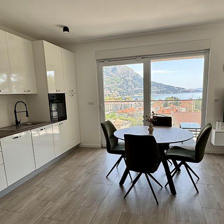 אומיס Apartments Elin מראה חיצוני תמונה