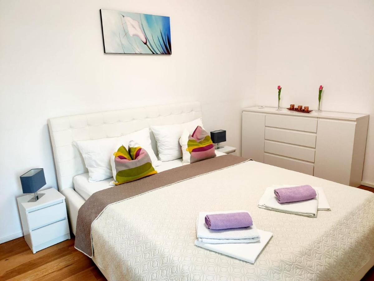 אומיס Apartments Elin מראה חיצוני תמונה
