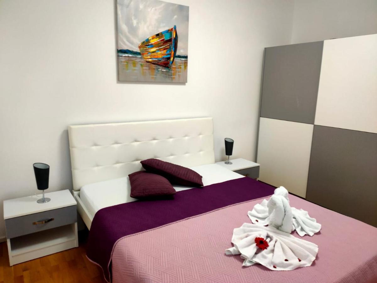 אומיס Apartments Elin מראה חיצוני תמונה