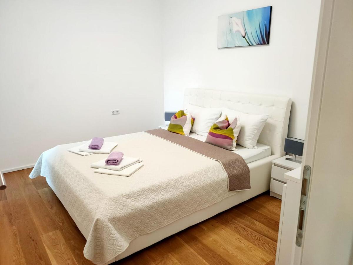 אומיס Apartments Elin מראה חיצוני תמונה