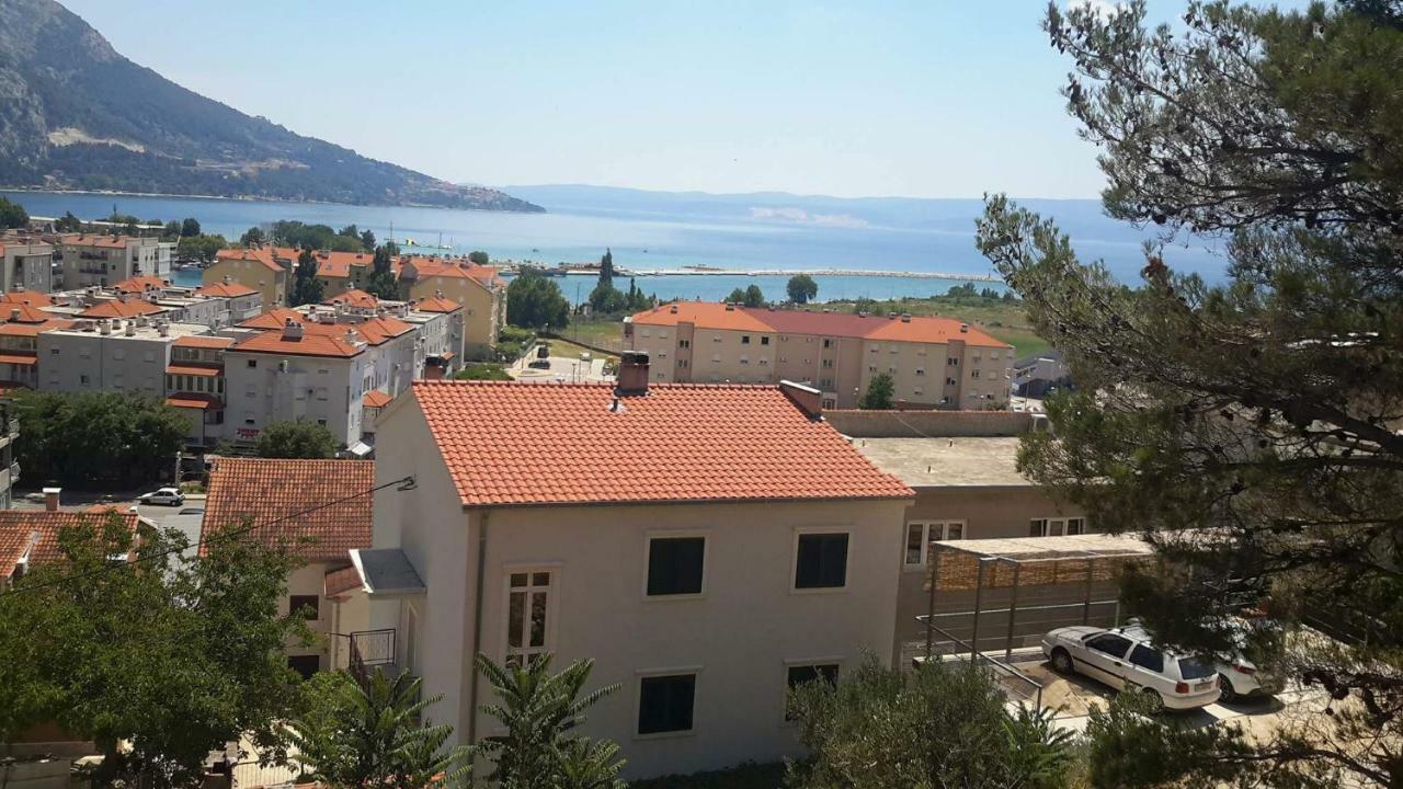 אומיס Apartments Elin מראה חיצוני תמונה